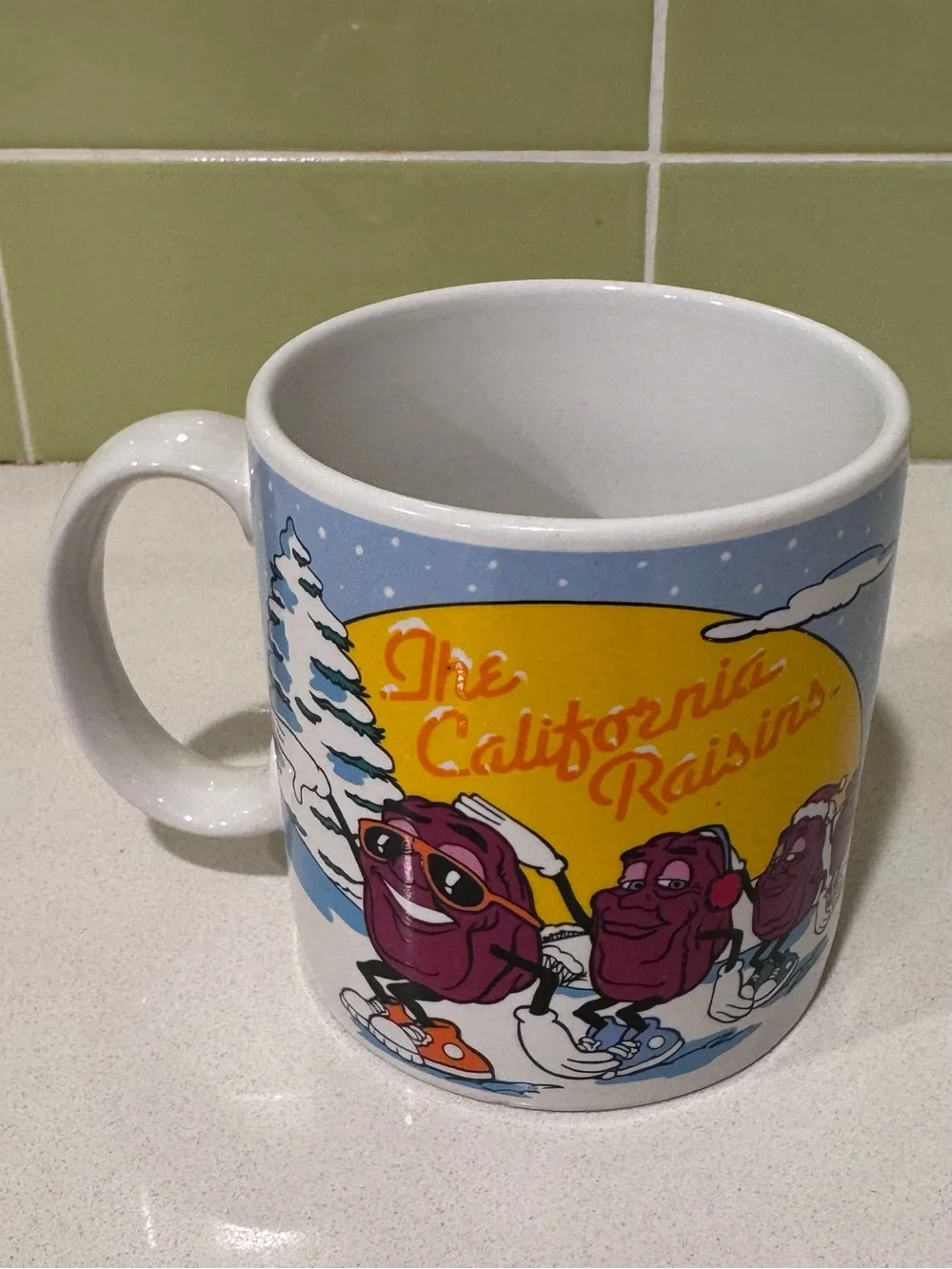 Vintage 1988 California Raisins Winter Skiing Ceramic Mug Applause